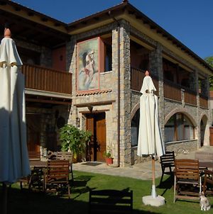 Guesthouse To Spiti Τou Gakou Nestorion Exterior photo