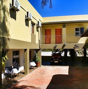 Tilla'S Guesthouse Windhoek Exterior photo