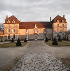 Chambres D'Hotes Et Gites Du Chateau De Clauzuroux Champagne-et-Fontaine Room photo