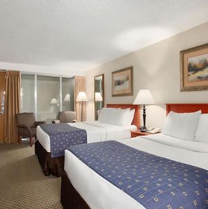 Hays Ambassador Hotel And Conference Center Room photo