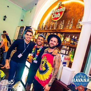 The Little Havana Party Hostel Krakow Exterior photo