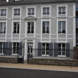 Appartements Du Clos Vorin Honfleur Exterior photo