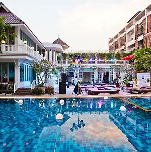 Paradise Hotel Udonthani Exterior photo