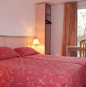 Hotel Le Village Gif-sur-Yvette Room photo