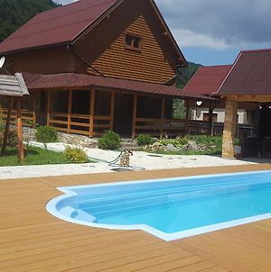 Guest House In Carpathians Migovo Exterior photo