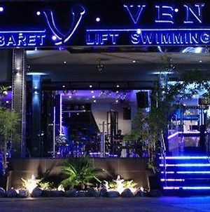 The Venue Hotel Pattaya Exterior photo