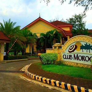Club Morocco Beach Resort And Country Club Subic Exterior photo