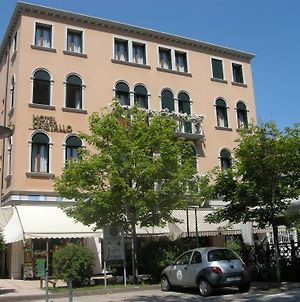Hotel Cristallo Lido di Venezia Exterior photo