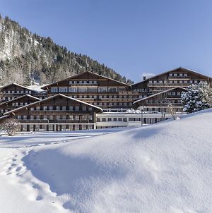 Huus Gstaad Hotel Saanen Exterior photo