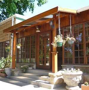 Oak Tree Lodge Ladybrand Exterior photo