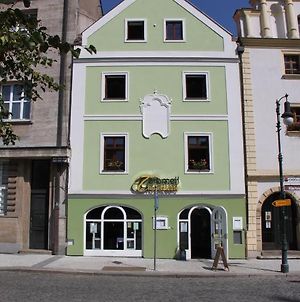 Caramell Hotel Louny Exterior photo