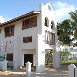 Sunset Beach Hotel Negombo Exterior photo