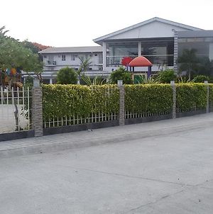 Pacific Coast Resort Manila Exterior photo