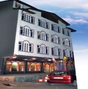 Hotel Gulshan Srinagar  Exterior photo