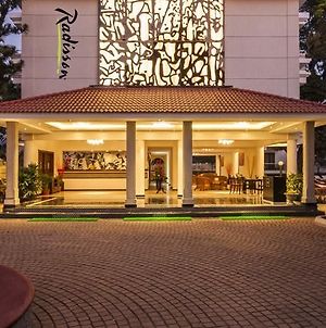 Radisson Goa Candolim Hotel Exterior photo