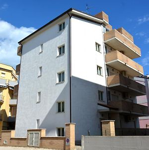 Stella Marina Apartment Alba Adriatica Exterior photo