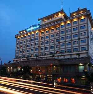 Hotel Maharadja Jakarta Exterior photo
