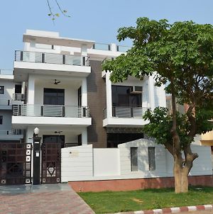 The Abodes House Greater Noida Exterior photo