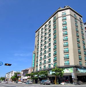 Azure Hotel Hualien City Exterior photo