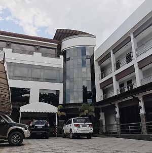 Peridot Suites Davao Exterior photo