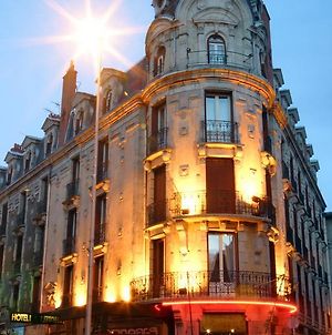 Hotel Et Restaurant Le Regina Le Puy-en-Velay Exterior photo
