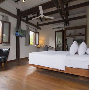 Enkosa 4-Bedroom Wooden Luxury House Siem Reap Exterior photo