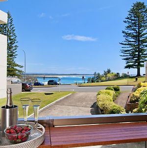 Beauty At The Beach - Modern Beachfront Apartment Port Macquarie Exterior photo