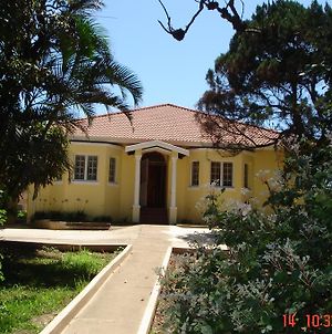 The Crescent Guesthouses - Bnb/Self Catering Durban Exterior photo
