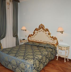 Alloggi Santa Sofia Bed & Breakfast Venice Exterior photo