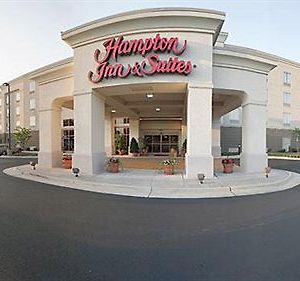 Hampton Inn & Suites Leesburg Exterior photo