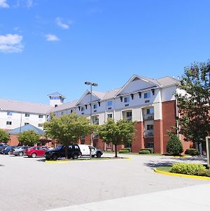 Crestwood Suites Of Newport News Exterior photo