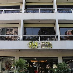 M Hotel Manila Exterior photo