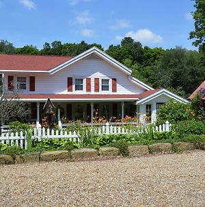The Mohican Farmhouse Villa Loudonville Exterior photo
