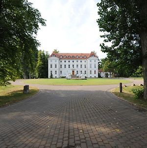 Hotel Schloss Wedendorf Exterior photo