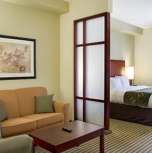 Comfort Suites Greenwood Exterior photo