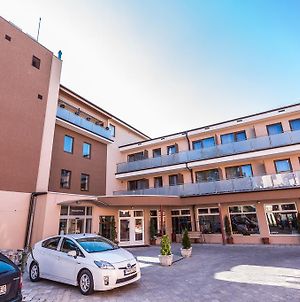 Garni Hotel Anne-Mary Piest'any Exterior photo