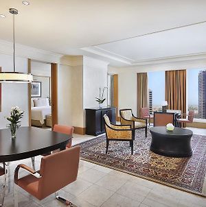 The Ritz-Carlton Executive Residences Dubai Exterior photo