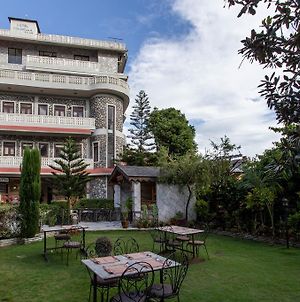 Hotel Peninsula Pokhara Exterior photo