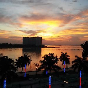 Bougainvillier Hotel Phnom Penh Exterior photo