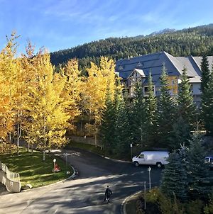 The Best Top Floor Ski-In/Ski-Out At The Aspens Whistler Exterior photo