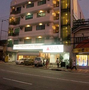 The Orange Place Hotel - Quezon City Exterior photo