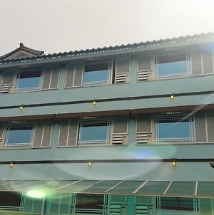 Silla Family Hotel Gyeongju Exterior photo