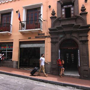 Hotel Huasi Continental Quito Exterior photo