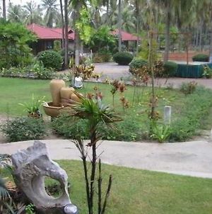 Na Na Chart Bann Krut Resort Bang Saphan Exterior photo