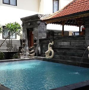 Hotel S8 Kuta (Bali) Exterior photo