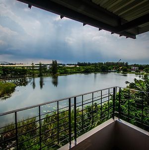 Na Siri Lake View Bangkok Exterior photo