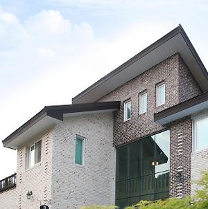 Yangpyeong Forest Pension Exterior photo