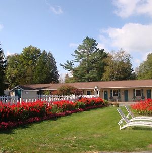 Maple Leaf Inn - Lake Placid Exterior photo