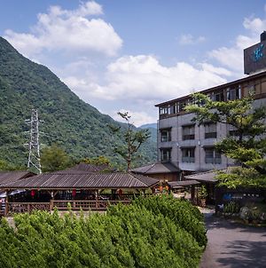 Wulai Sunglyu Hot Spring Resort Exterior photo