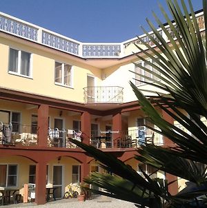 Guest House Amra New Athos Exterior photo